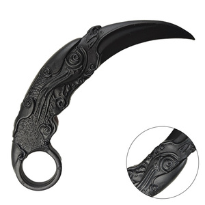 Karambit en plastique de 16,5 cm, type griffe d'aigle, accessoire d'arme de cosplay, construction entièrement en plastique - Product Image 1