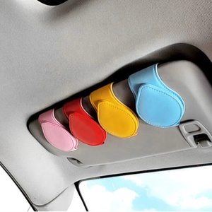 Auto PU Leder Sonnenblende Brille <span class=keywords><strong>Clip</strong></span> Universal Auto Innen karte Ticket Verschluss Tragbare Sonnenbrillen Halter Clips - Product Image 3