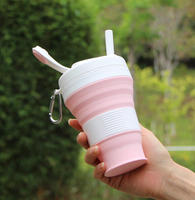 Gobelet de voyage pliable de 600 ml avec paille, mousqueton et rangement compact peu encombrant