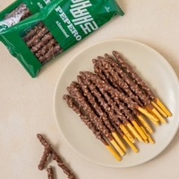 Barra de Galleta Crujiente Recubierta de Chocolate con Almendras, Snack Dulce, Delicias para Compartir en Fiestas, Postre Divertido