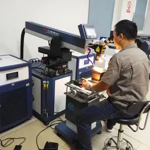 Yag atau Mesin Las Laser Serat untuk Pengelasan Titik Baja/Mesin Solder Laser untuk Perbaikan Cetakan/Mesin Las Laser