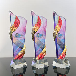 Trofeo <span class=keywords><strong>de</strong></span> cristal óptico con impresión a todo color <span class=keywords><strong>de</strong></span> plumas <span class=keywords><strong>de</strong></span> resina <span class=keywords><strong>rosa</strong></span> dorada, 2017 - Product Image 5