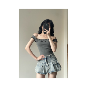 เสื้อยืดผู้หญิงขายดี สีพื้น ดีไซน์ใหม่ รับผลิตแบบ OEM คอปาดแต่งระบาย ขอบเสื้อแบบรัฟเฟิล คุณภาพพรีเมียม แบบรัดรูป - Product Image 3