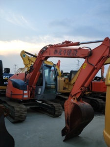 เครื่องขุดดินไฮดรอลิกทรงสวิงแบบไม่มีหางปลาขนาดเล็ก7.5ตัน ZX zaxis 75เรา ZX75US 7.5ตัน HITACHI ใช้ ZX75รถขุดตีนตะขาบสำหรับจัดสวน - Product Image 2