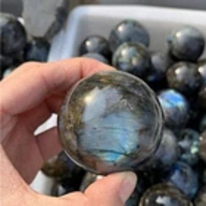 Esfera de Labradorita Arcoíris Natural al por Mayor con Patrón Rayado, Pulida, para Sanación, Equilibrio Energético, Decoración del Hogar y Colección de Meditación - Product Image 3