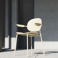 Chaises de salle à manger empilables en gros pour écoles, restaurants, cafés et maisons