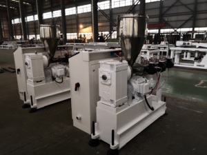 Línea de producción de tubos <span class=keywords><strong>multicapa</strong></span> extrusora de un solo tornillo de plástico para fabricación de maquinaria de extrusión de tubos a precio barato - Product Image 3