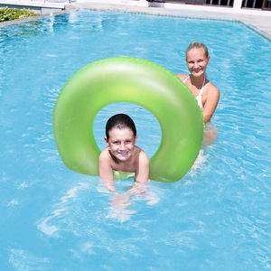 Bouée de <span class=keywords><strong>piscine</strong></span> gonflable en PVC coloré givré néon écologique pour enfants de 3 à 6 ans - Product Image 4