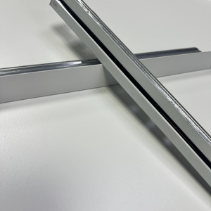 Composants de grille de <span class=keywords><strong>plafond</strong></span> au design moderne : Cadre de grille suspendue en T, profilés en T principal, profilés en T transversal et profilés d'angle mural pour la décoration intérieure des plafonds - Product Image 2