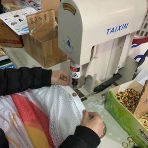 Biểu Ngữ Lưới Hàng Rào Vải Polyester Ngoài Trời Quảng Cáo In Tùy Chỉnh - Product Image 4