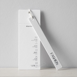 Etiquetas de Papel Personalizadas para Ropa, con Impresión UV, Serigrafía, Relieve y Lámina, para Jeans y Prendas - Product Image 4