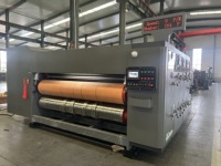 Machine de fabrication de boîtes en carton à grande vitesse avec imprimante flexographique double couleur, découpeuse rotative et fendeuse