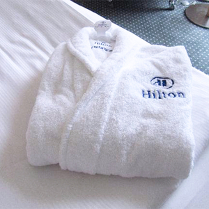 Accappatoi di Lusso per Hotel 5 Stelle, 100% Cotone, con Logo <span class=keywords><strong>Ricamato</strong></span> Personalizzato, <span class=keywords><strong>Accappatoio</strong></span> in Spugna di Cotone di Alta Qualità - Product Image 1