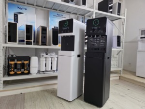 เครื่องทำน้ำร้อนน้ำเย็นแบบตั้งพื้น OEM พร้อมระบบกรองน้ำ ตัวเครื่องทำจากพลาสติก เหมาะสำหรับใช้ในบ้าน สำนักงาน มีก๊อกน้ำ 3 หัว ให้ได้น้ำร้อนน้ำเย็น - Product Image 5