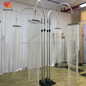 Lustre de mariage personnalisé à 4 bras longs et lisses, en cristal, pour événements et décorations de fête - Product Image 5