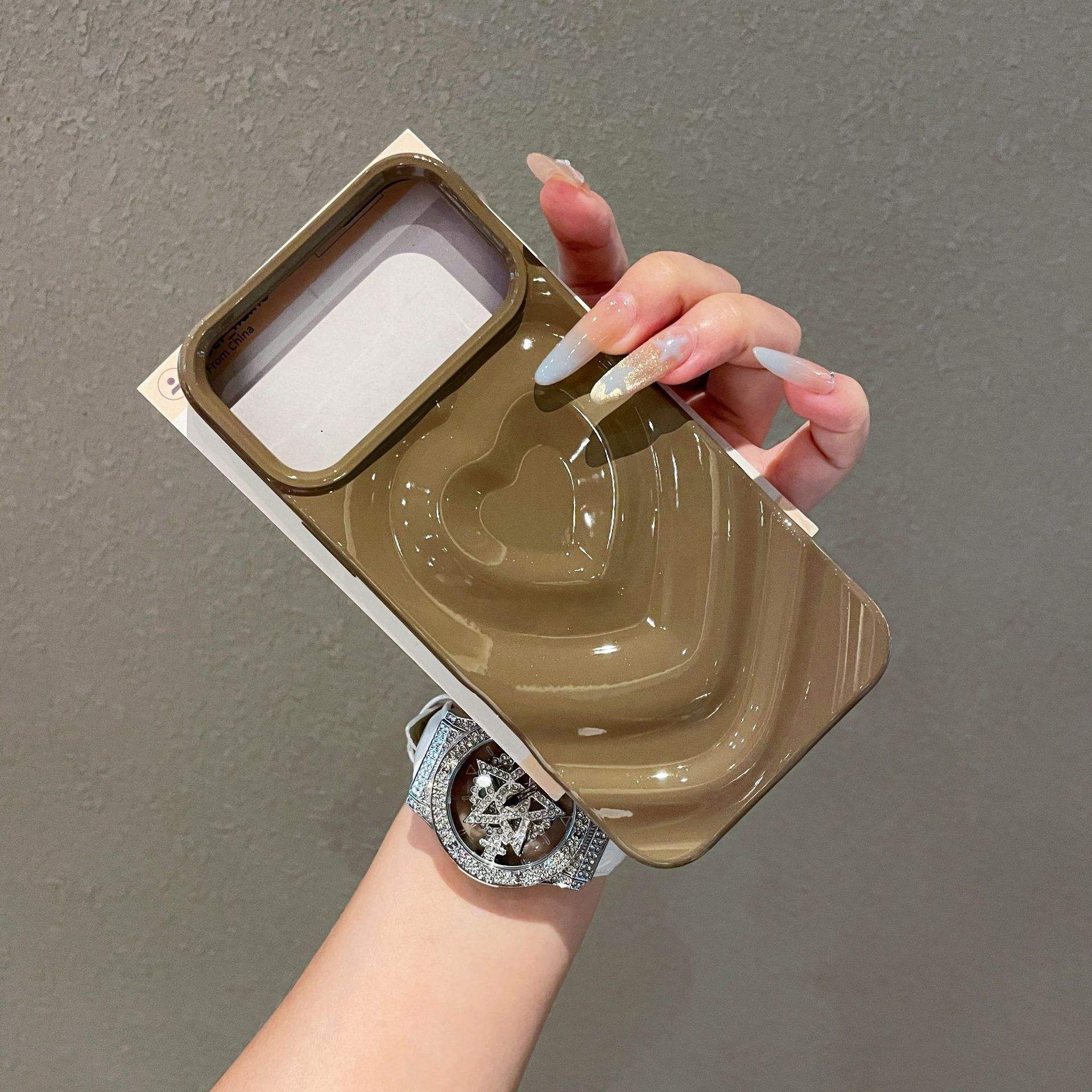 สีน้ำตาล