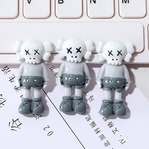 ฟิกเกอร์ Kaws Companion EVA สีเทาขาว รูปทรงสี่เหลี่ยมผืนผ้า ของตกแต่งงานฝีมือ อุปกรณ์เสริมโทรศัพท์มือถือ - Product Image 3