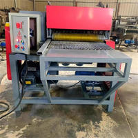 Scie à lames multiples légère et compacte à haute efficacité pour le travail du bois, idéale pour les petites ateliers et la transformation du bois destiné à la fabrication de meubles.