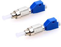 Adaptateur de fibre optique hybride monomode à performance fiable avec capuchon anti-poussière pour armoire réseau FTTH FTTX
