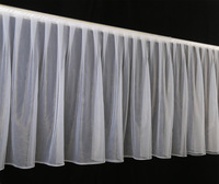 2,5 pièces, anneaux en gaze, plafond en forme de nuage, beauté, pose de scène en T, pour mariage