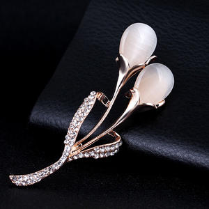 Broche tendance en alliage de zircon et de perles plaqué or, de luxe, de haute qualité, pour femmes, style coréen, idéale pour mariage, fiançailles, fête, cadeau - Product Image 5