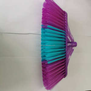 Balais en gros à <span class=keywords><strong>prix</strong></span> de gros, ensemble balai et pelle en plastique avec manche en bois de haute qualité - Product Image 1