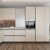 Meubles de cuisine modernes en bois massif blanc laqué avec crédence, portes en MDF et plan de travail en stratifié marbre de luxe