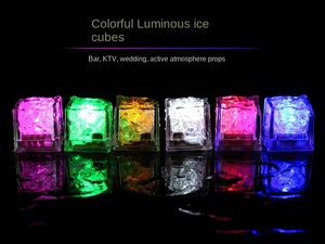 Cubos de Hielo Luminosos LED Multicolor Intermitentes a Prueba de Agua con Sensor de Líquido para Bebidas, Bodas, San Valentín y Pascua - Product Image 6