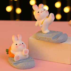 Lindo Soporte para Teléfono con Forma de Conejo de Arroz, Artesanía de Resina, Regalo para Decoración de Sala de Estar, Soporte para Tablet Pintado a Mano con Diseño de Astronauta, Adorno Estilo Instagram - Product Image 2