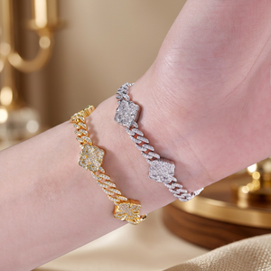 สร้อยข้อมือเทนนิสทรงโคลเวอร์สามแฉก ชุบทองคำขาว 14K เงินแท้ 925 ประดับเพชรโมอิสซาไนต์เต็มวง เครื่องประดับคุณภาพสูงสำหรับผู้หญิงและผู้ชาย - Product Image 3