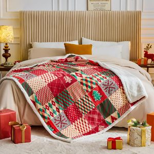 Coperta in Sherpa Patchwork Natalizia, <span class=keywords><strong>Plaid</strong></span> Festivo Stampato, in Flanella e Sherpa, Doppio Lato Caldo e Confortevole, Personalizzabile - Product Image 2