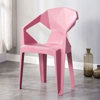 Chaise de banquet empilable fabriquée en Chine, ensemble de chaises de salle à manger d'extérieur, chaise de patio en plastique, table et chaises de salle à manger 6 places