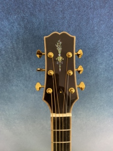 Guitarra Eléctrica Jazz Archtop de 15 Pulgadas Hecha a Mano por Yunzhi Luthier, Color Atardecer, Arce Flameado, Cuerpo Hueco, Ébano, Caoba Sólida - Product Image 5