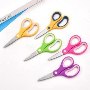 กรรไกรเด็กสแตนเลส ปลายมน ออกแบบเพื่อความปลอดภัยสำหรับงานฝีมือในโรงเรียน ตัดกระดาษศิลปะ มีหลายสีให้เลือก - Product Image 5