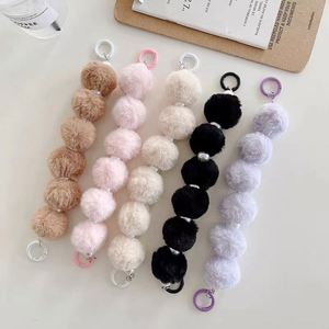 2024 Mignon Pendentif de téléphone en peluche fait main, Pendentifs de sac, Porte-clés pompon perlé, Accessoires de décoration pour téléphone et sac - Product Image 4