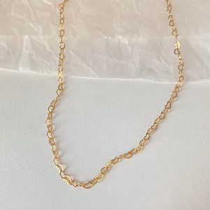 EManco - Collar <span class=keywords><strong>de</strong></span> <span class=keywords><strong>Cadena</strong></span> con Eslabones <span class=keywords><strong>de</strong></span> Corazón en Acero Inoxidable Hipoalergénico con Baño <span class=keywords><strong>de</strong></span> Oro PVD <span class=keywords><strong>de</strong></span> 14k, Joyería para Mujer, para Bodas y Compromisos - Product Image 4