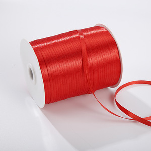 Commercio all'ingrosso della fabbrica nastro di raso in poliestere 100% rotolo faccia singola 3.8cm di larghezza in rosso per l'avvolgimento di natale tutte le dimensioni disponibili - Product Image 3