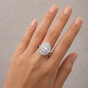 แหวนหมั้นเพชร CZ สีขาวทรงกลมและทรงบาแกตต์ เงินแท้ 925 สำหรับผู้หญิง Jewelspaark - Product Image 2