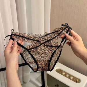 Conjunto de Braguitas y Sujetador de Talle Bajo para Mujer - Sexy, Sin Costuras, de Secado Rápido, Transpirable y Ecológico - Product Image 6