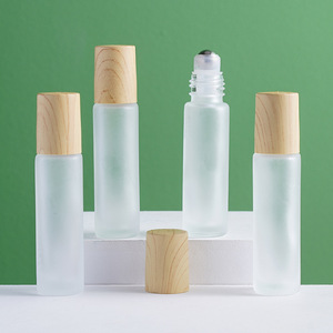 ขวดน้ำหอมแบบโรลออนขนาดทดลอง 10 มล. ขนาดพกพา ทำจากแก้ว ฝาไม้ลายไม้ บรรจุภัณฑ์สำหรับน้ำมันหอมระเหยและเครื่องสำอาง - Product Image 3