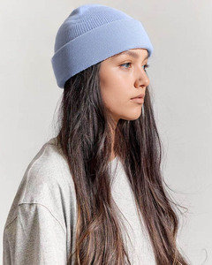 Cappello a cuffia lavorato a maglia di alta qualità per lo sport e il tempo libero con Logo personalizzato caldo a quattro angoli - Product Image 4