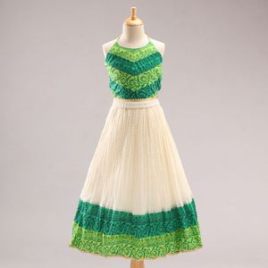 Conjunto de Top Halter con Estampado y Ghagra con Efecto Arrugado para Niñas Twisha, Ropa Étnica Infantil, Ropa Festiva, Traje Tradicional - Product Image 3