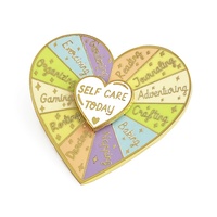 Vente chaude nouveau badge forme de coeur filature paillettes pointeur rotatif or planté dur émail alliage broche en gros épinglette