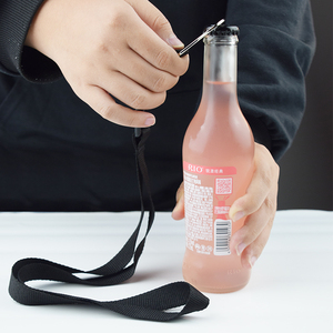 Porte-bouteille décapsuleur personnalisé imprimé sur mesure, cordon de cou vierge pour cadeaux promotionnels et d'affaires - Product Image 2
