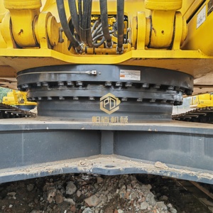 Excavadora hidráulica de cadenas Komatsu PC450 usada, una excavadora grande de 45 toneladas utilizada para minería, construcción y movimiento de tierras. - Product Image 5