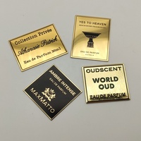 Impression personnalisée de haute qualité étiquettes d'emballage adhésives en vinyle de plaque signalétique de marque privée de parfum cher pour bouteille de parfum