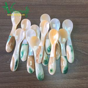 Cuillère à Nacre Nacre, Cuillère à Oeuf de Caviar d'Esturgeon du Vietnam Cuillère artisanale Taille10cm - Product Image 1