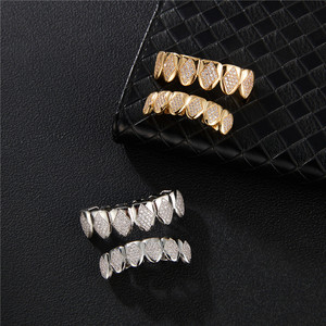NUOVO Set di Grillz per Denti in Oro Bianco 18K con Micro-Pavé di Zirconi Cubici, Personalizzabile, per 6 Denti Superiori e Inferiori - Product Image 5