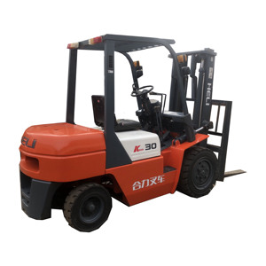 Montacargas Diésel HELI Usado de 3 Toneladas con Desplazador Lateral Hidráulico y Mástil de Dos Etapas para Uso en Construcción y Almacenes - Product Image 1