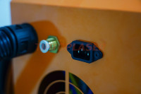 Machine de nettoyage au laser pulsé pour valises, pour l'élimination de la rouille métallique, du vernis, de l'oxyde et du revêtement bois, pour escaliers, pentes et utilisation extérieure
